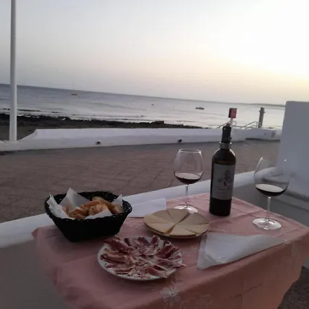 El Mar De Peyo , Primera Linea De Playa * Playa Honda (Lanzarote)